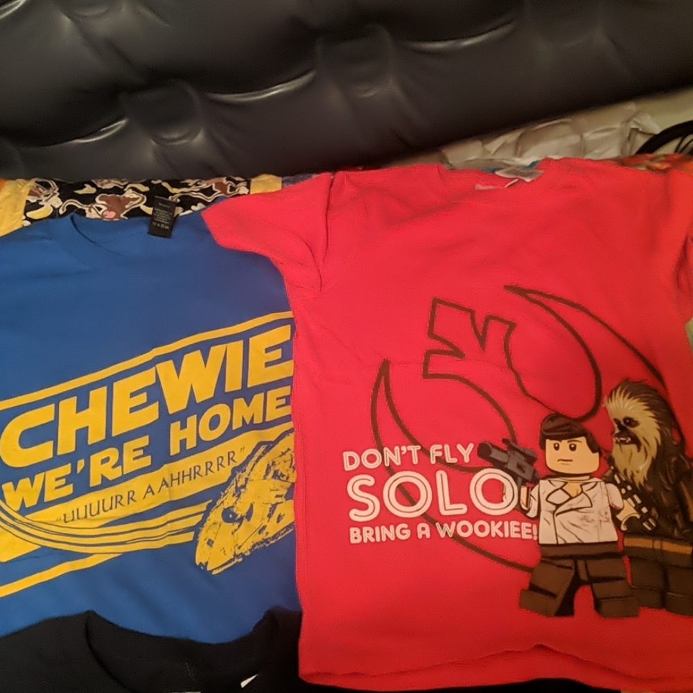 Star wars and justice league boys size M shirts